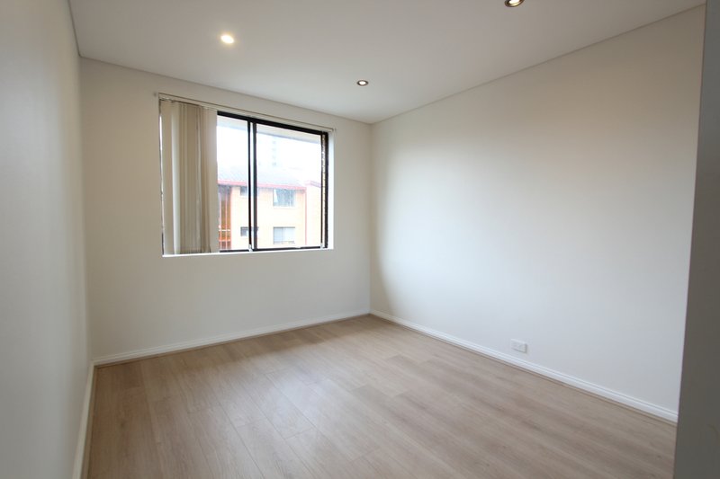 Photo - 9/50 Castlereagh Street, Liverpool NSW 2170 - Image 4