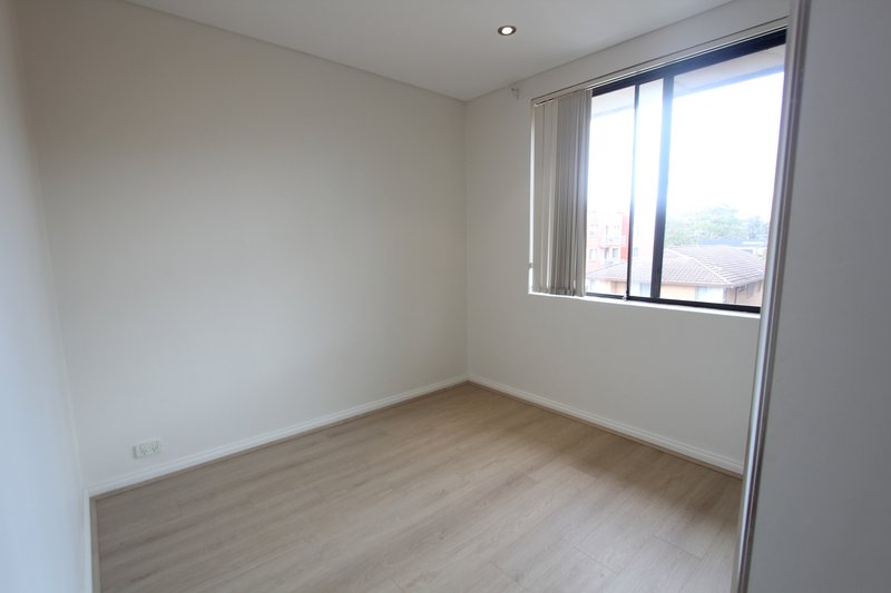 Photo - 9/50 Castlereagh Street, Liverpool NSW 2170 - Image 5