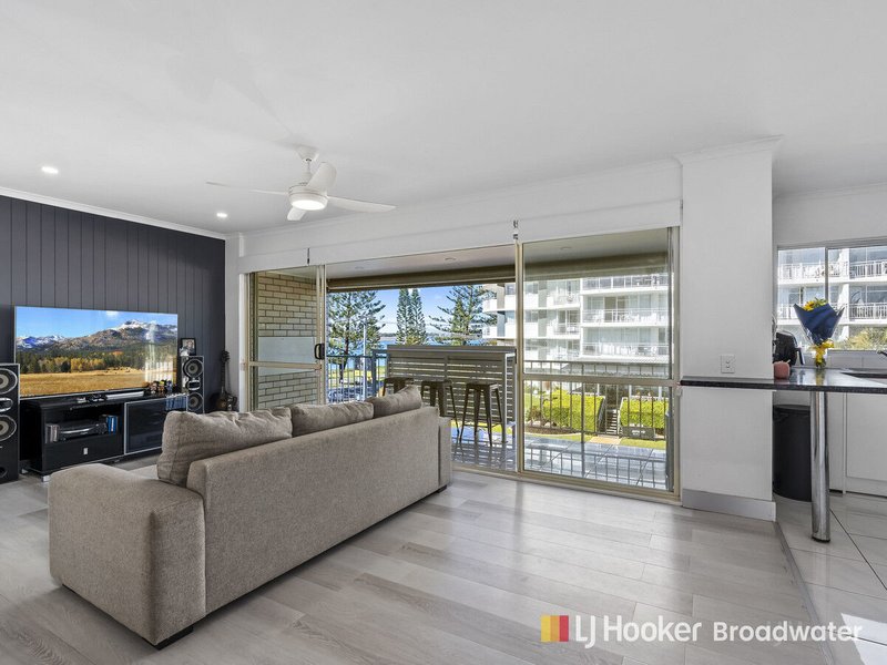 Photo - 9/516 Marine Parade, Biggera Waters QLD 4216 - Image 4