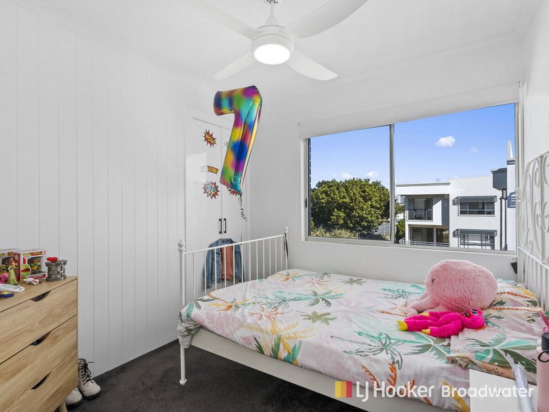 Photo - 9/516 Marine Parade, Biggera Waters QLD 4216 - Image 9