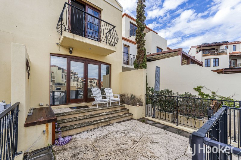 Photo - 95/18 Port Quays , Wannanup WA 6210 - Image 16
