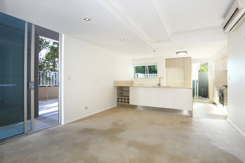 Photo - 9/53 Darrambal Street, Chevron Island QLD 4217 - Image 6