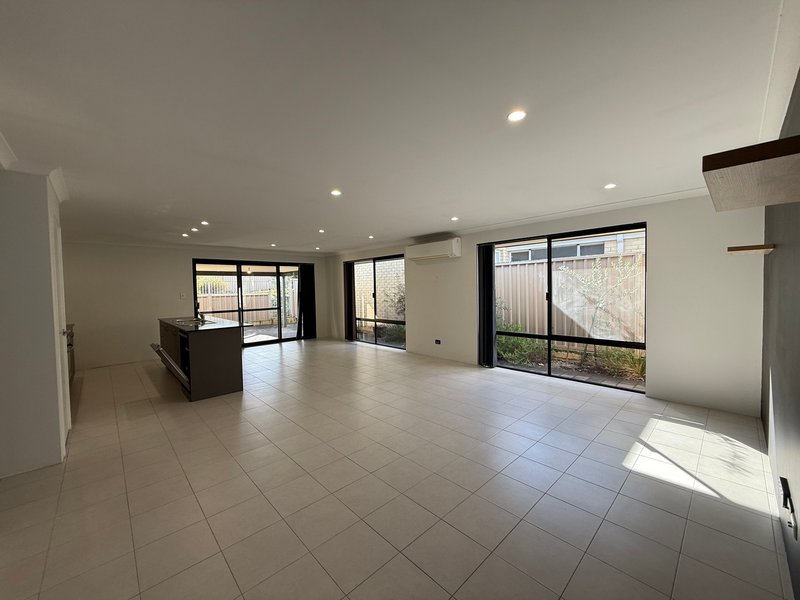 Photo - 9/54 Cob Road, Brabham WA 6055 - Image 2