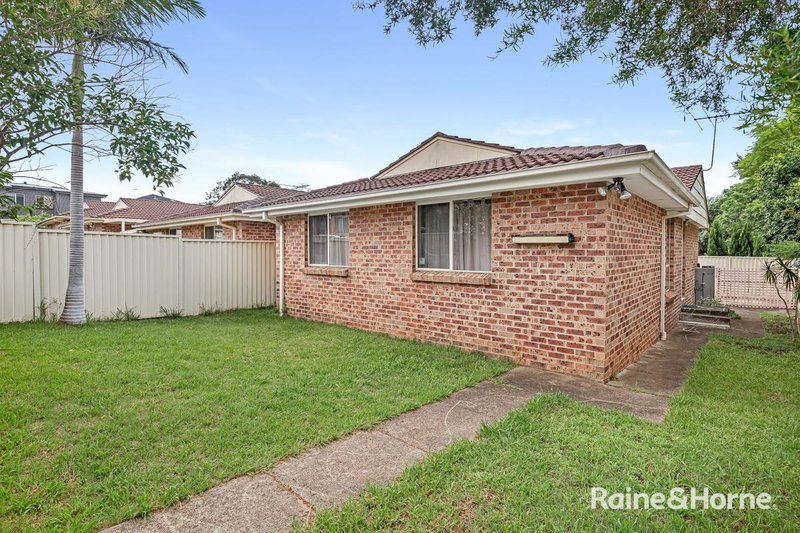 Photo - 9/5A Binalong Road, Pendle Hill NSW 2145 - Image 5