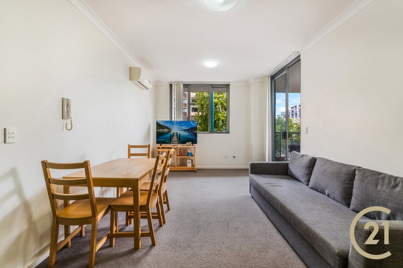 Photo - 9/6-8 George Street, Warwick Farm NSW 2170 - Image 3