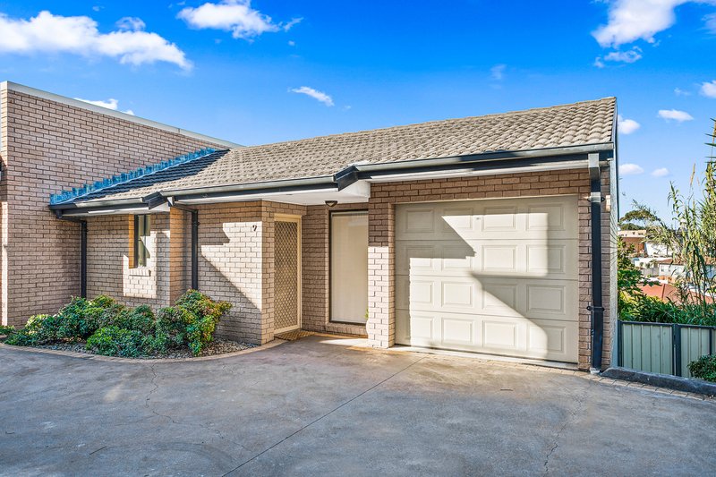 9/6-8 Melinda Grove, Lake Heights NSW 2502