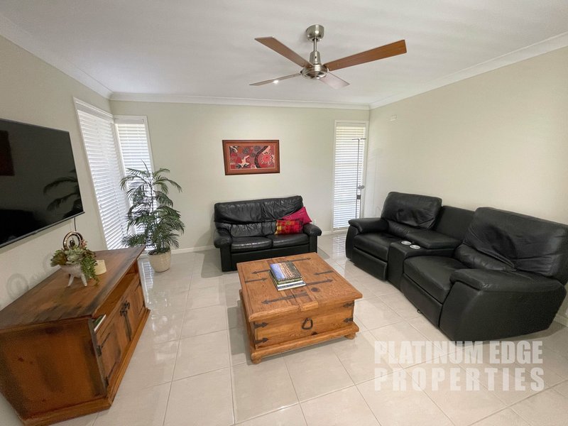 Photo - 96-98 Scarvell Place, Kooralbyn QLD 4285 - Image 8