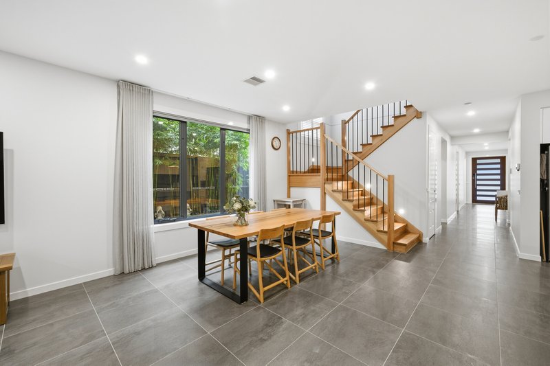 Photo - 96 Aspect Avenue, Wantirna South VIC 3152 - Image 4