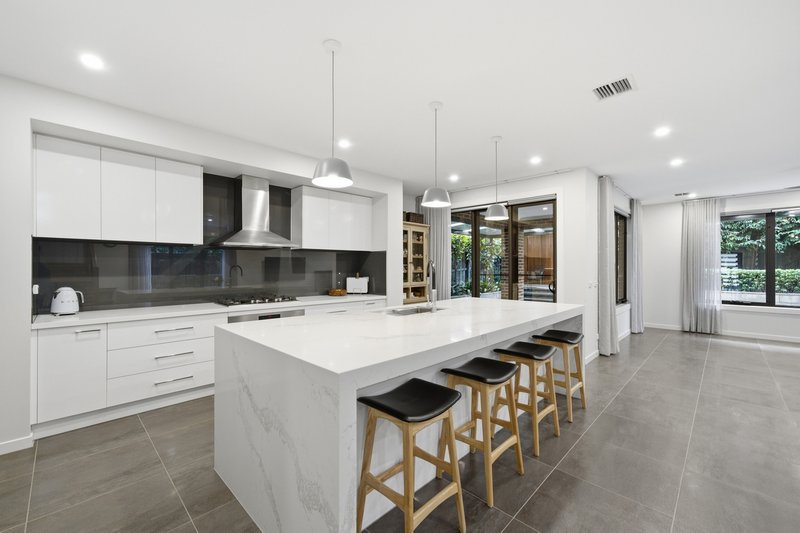 Photo - 96 Aspect Avenue, Wantirna South VIC 3152 - Image 5