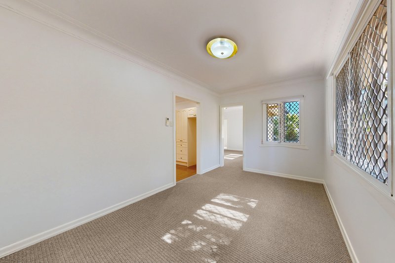 Photo - 96 Beelarong Street, Morningside QLD 4170 - Image 6