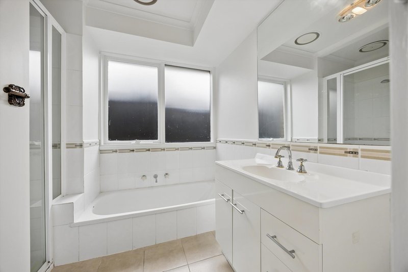 Photo - 96 Borg Crescent, Scoresby VIC 3179 - Image 2