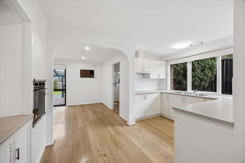 Photo - 96 Borg Crescent, Scoresby VIC 3179 - Image 5