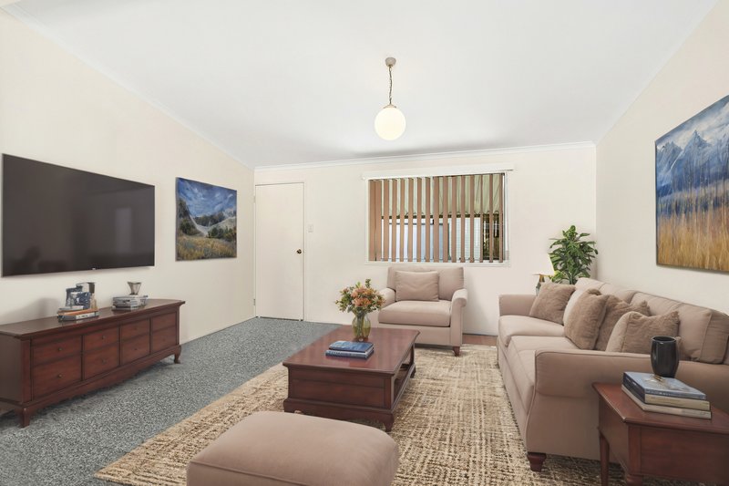 Photo - 96 Casuarina Crescent, Kanahooka NSW 2530 - Image 3