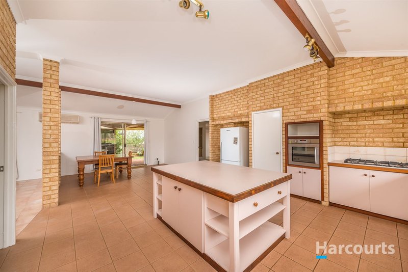 Photo - 96 Clearview Retreat, Bullsbrook WA 6084 - Image 6