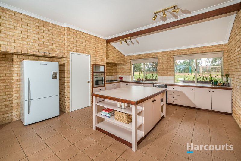 Photo - 96 Clearview Retreat, Bullsbrook WA 6084 - Image 7