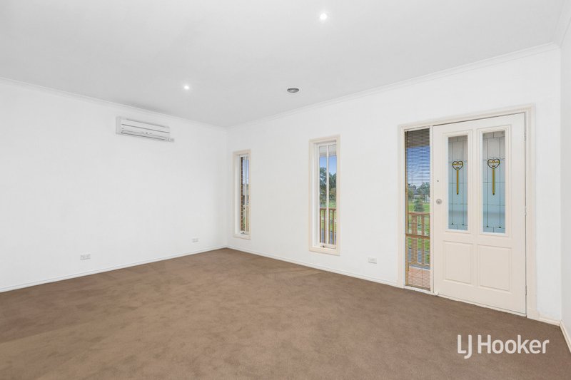 Photo - 96 Foxwood Drive, Point Cook VIC 3030 - Image 8