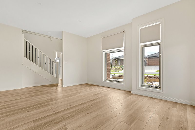 Photo - 96 Frontier Avenue, Greenvale VIC 3059 - Image 7