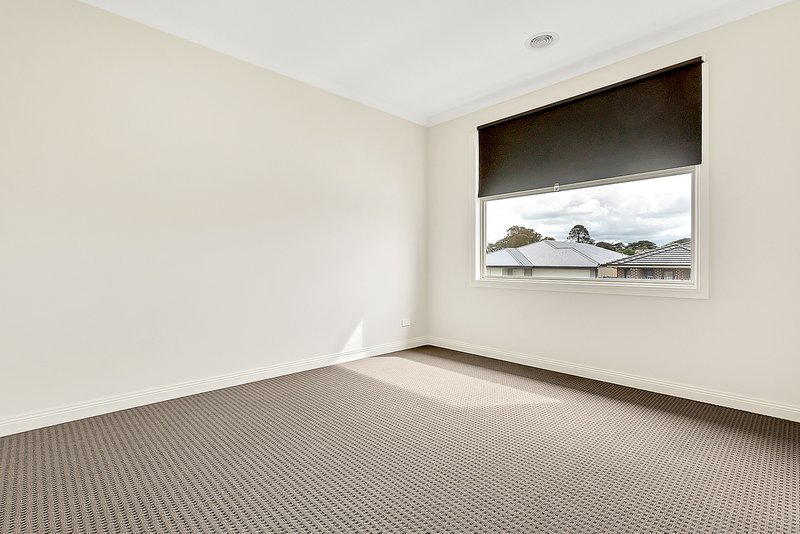 Photo - 96 Frontier Avenue, Greenvale VIC 3059 - Image 18