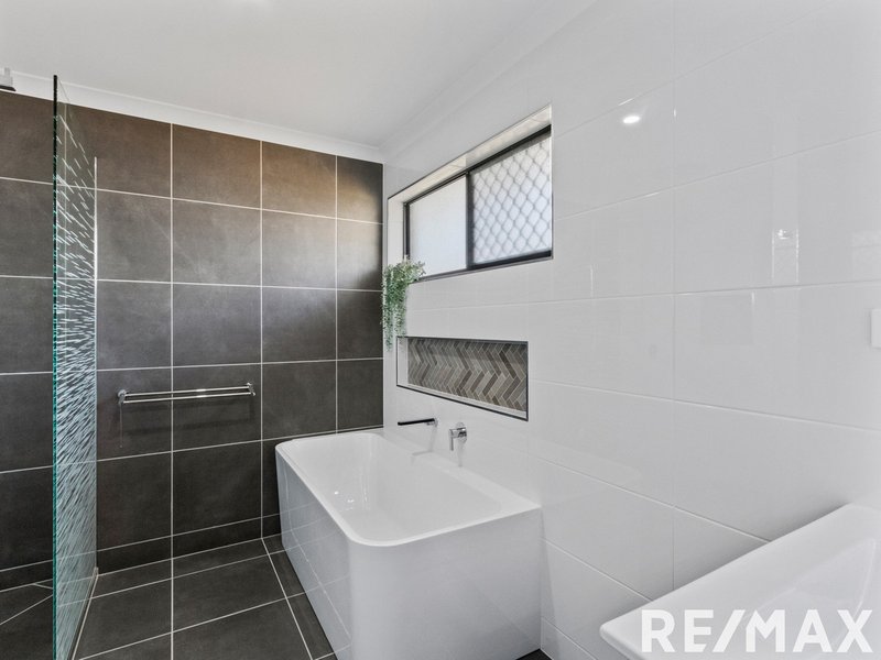 Photo - 96 Girraween Way, Point Vernon QLD 4655 - Image 13