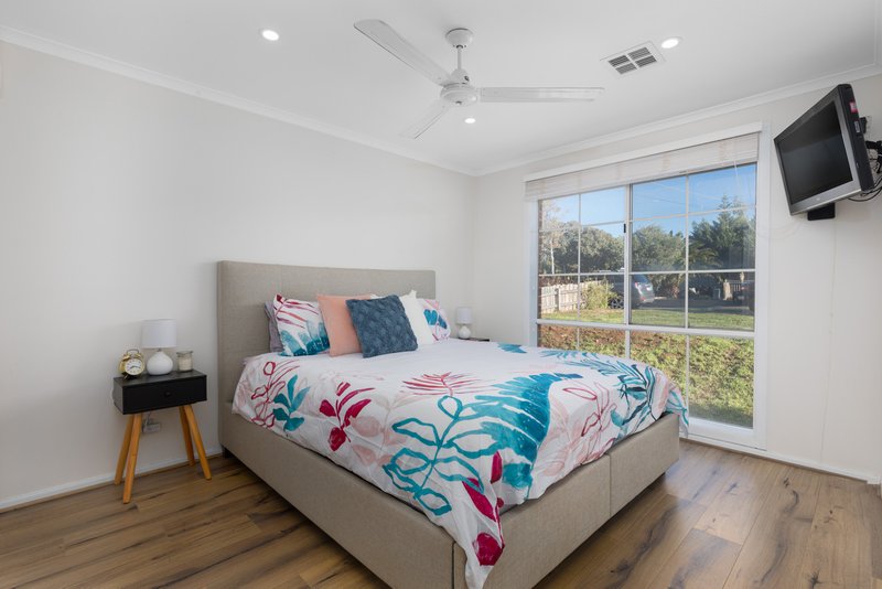 Photo - 96 Grevillea Crescent, Hoppers Crossing VIC 3029 - Image 7