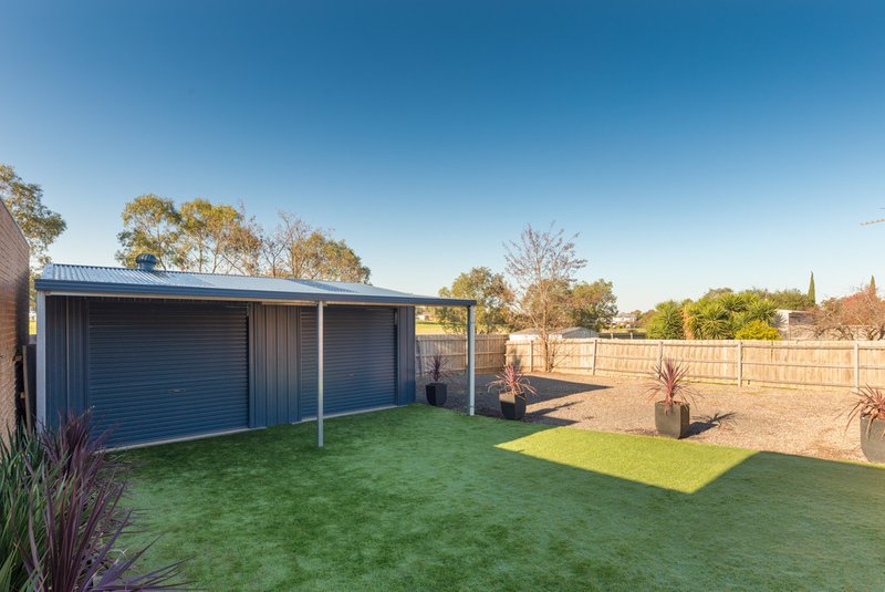 Photo - 96 Grevillea Crescent, Hoppers Crossing VIC 3029 - Image 11