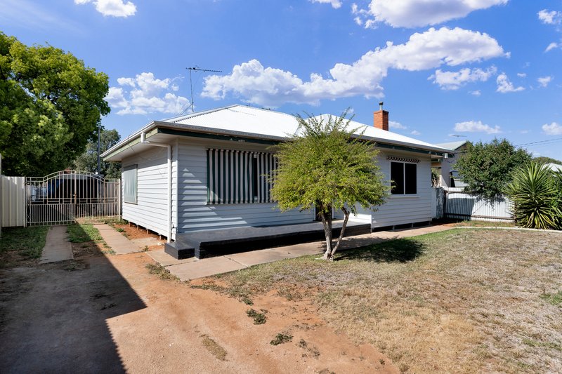 Photo - 96 Hawthorn Grove, Mildura VIC 3500 - Image 2