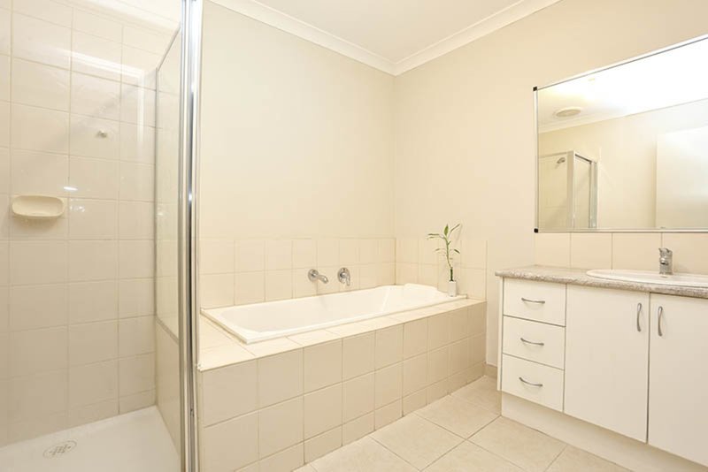 Photo - 96 Hayfield Road, Roxburgh Park VIC 3064 - Image 5