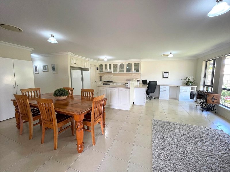 Photo - 96 Hillam Drive, Griffith NSW 2680 - Image 6