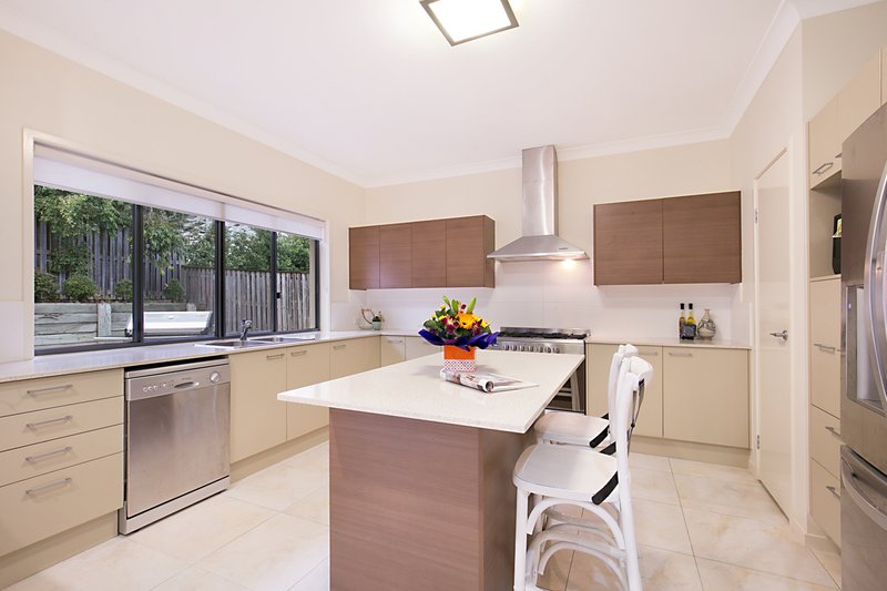 Photo - 96 John Markwell Parade, Daisy Hill QLD 4127 - Image 6