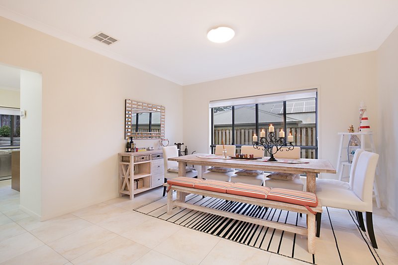 Photo - 96 John Markwell Parade, Daisy Hill QLD 4127 - Image 7