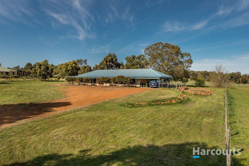 Photo - 96 Limousin Way, Lower Chittering WA 6084 - Image 2