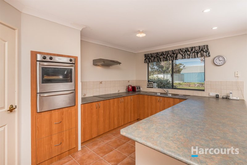 Photo - 96 Limousin Way, Lower Chittering WA 6084 - Image 13