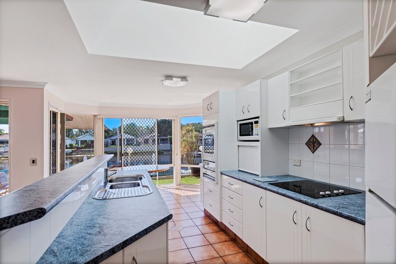 Photo - 96 Maroochy Waters Drive, Maroochydore QLD 4558 - Image 9