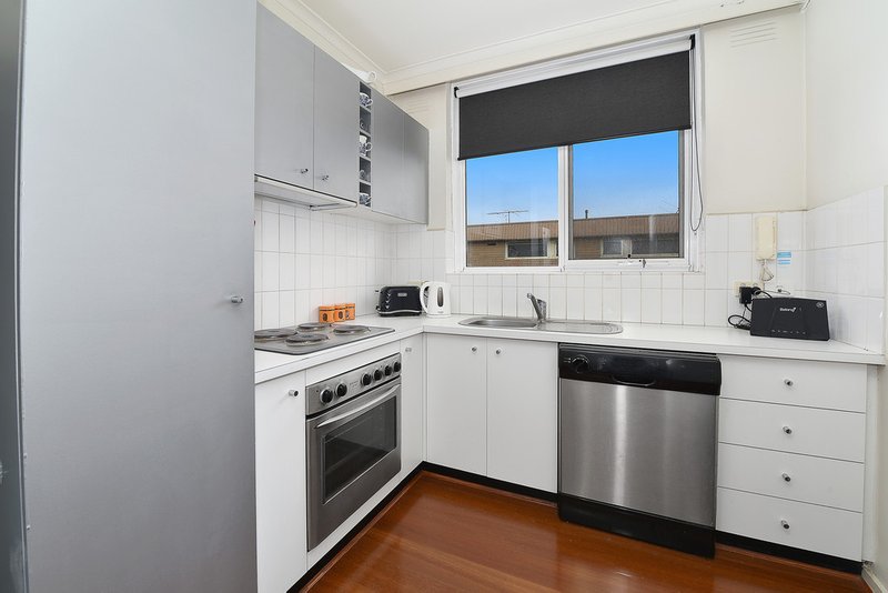 Photo - 9/6 Mckay Street, Coburg VIC 3058 - Image 3