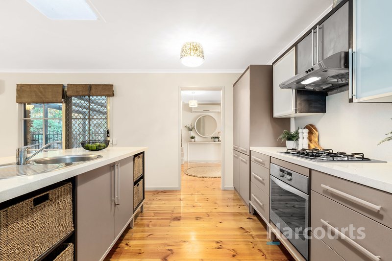 Photo - 96 Milpera Crescent, Wantirna VIC 3152 - Image 3