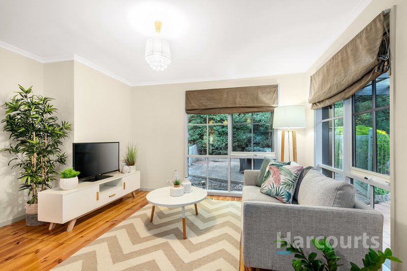 Photo - 96 Milpera Crescent, Wantirna VIC 3152 - Image 5