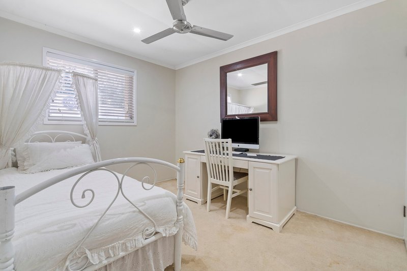 Photo - 96 Mount Warren Boulevard, Mount Warren Park QLD 4207 - Image 7