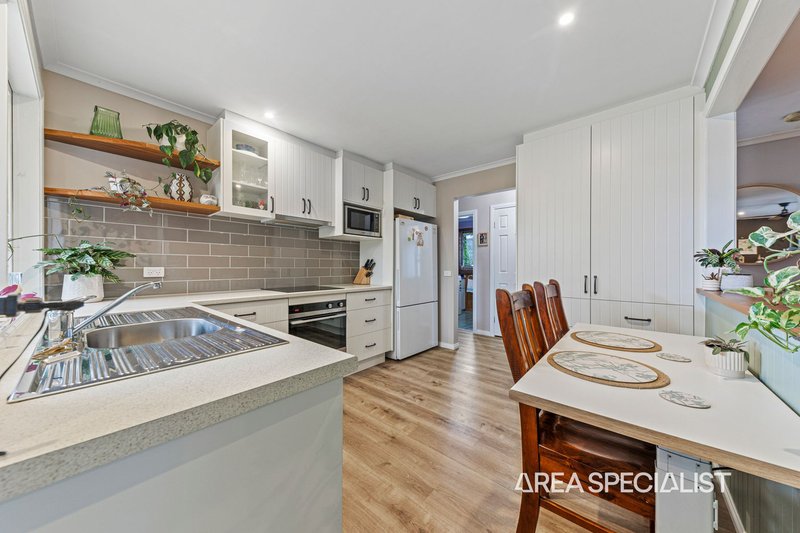 Photo - 96 Racecourse Road, Pakenham VIC 3810 - Image 4