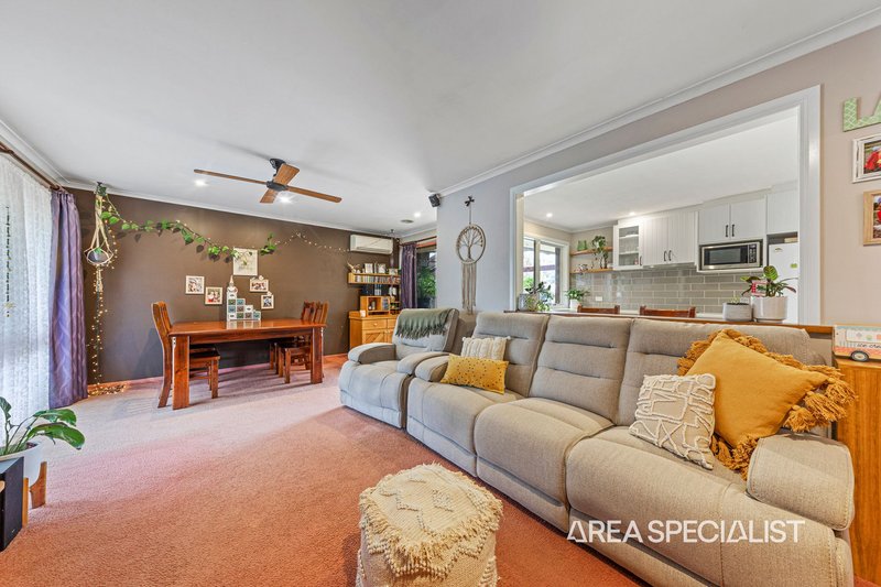 Photo - 96 Racecourse Road, Pakenham VIC 3810 - Image 5