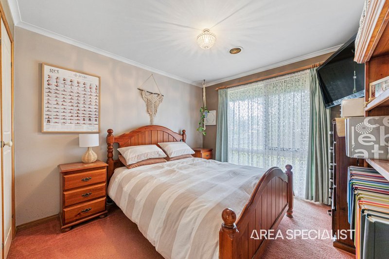 Photo - 96 Racecourse Road, Pakenham VIC 3810 - Image 6