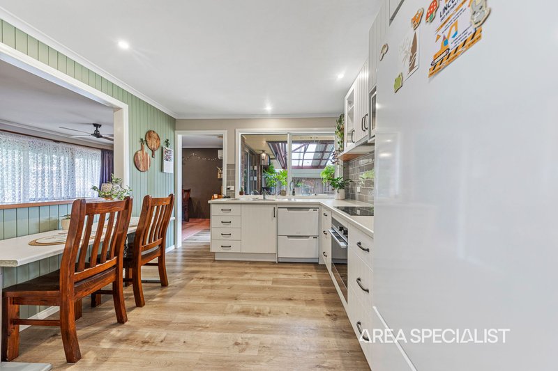 Photo - 96 Racecourse Road, Pakenham VIC 3810 - Image 13