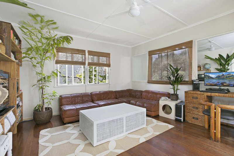 Photo - 96 Raeburn Street, Manly West QLD 4179 - Image 5