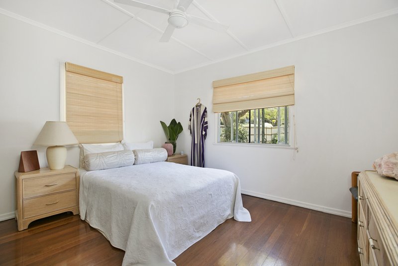 Photo - 96 Raeburn Street, Manly West QLD 4179 - Image 8