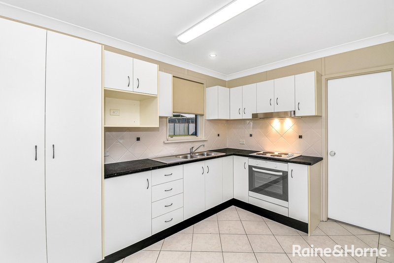 Photo - 96 Samarai Road, Whalan NSW 2770 - Image 3