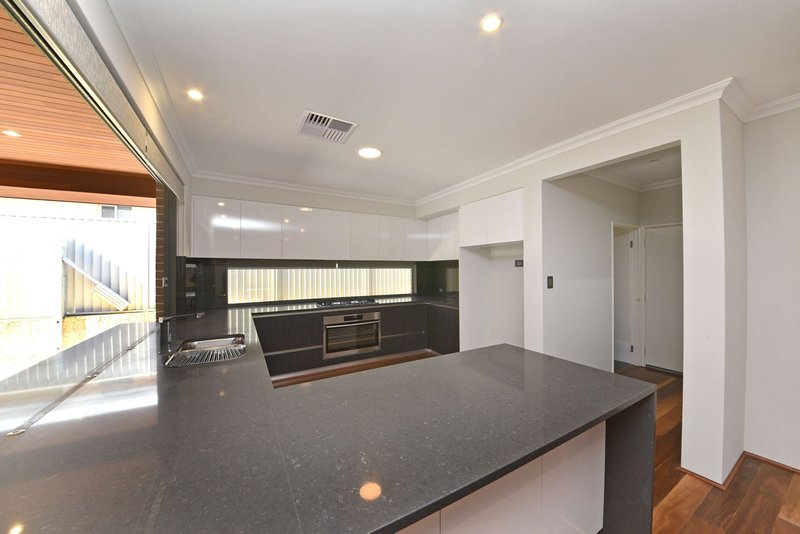 Photo - 96 Shipmaster Avenue, Alkimos WA 6038 - Image 16