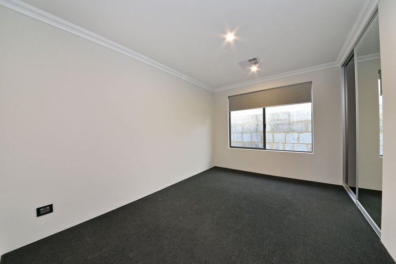 Photo - 96 Shipmaster Avenue, Alkimos WA 6038 - Image 24