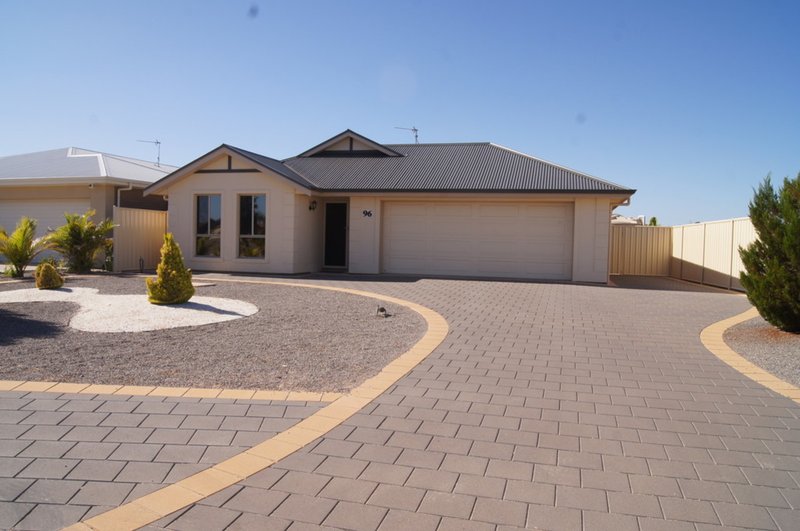 Photo - 96 Stately Way, Wallaroo SA 5556 - Image 2