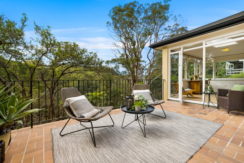 Photo - 96 Sugarloaf Crescent, Castlecrag NSW 2068 - Image 4