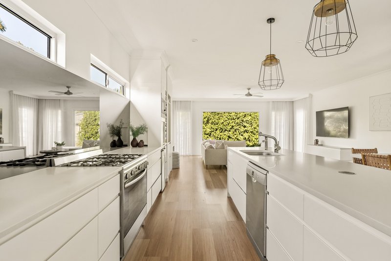 Photo - 96 Swan Street, Gordon Park QLD 4031 - Image 9