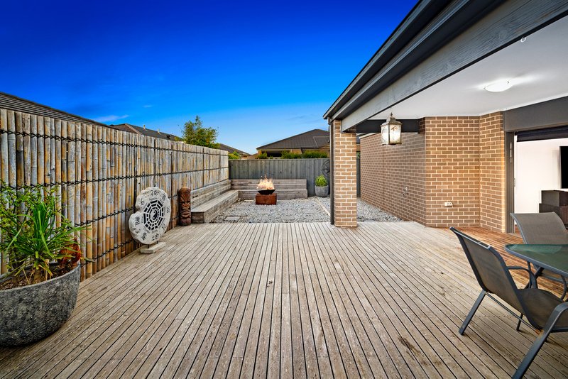 Photo - 96 Treeve Parkway, Werribee VIC 3030 - Image 16